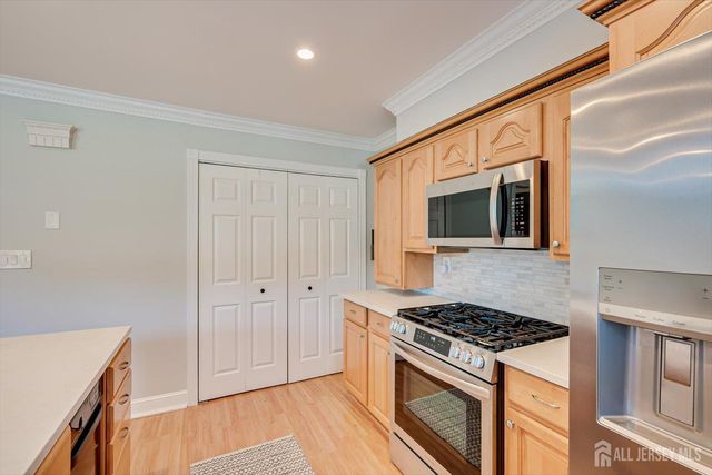15 Gwizdak Court, Sayreville, NJ 08872