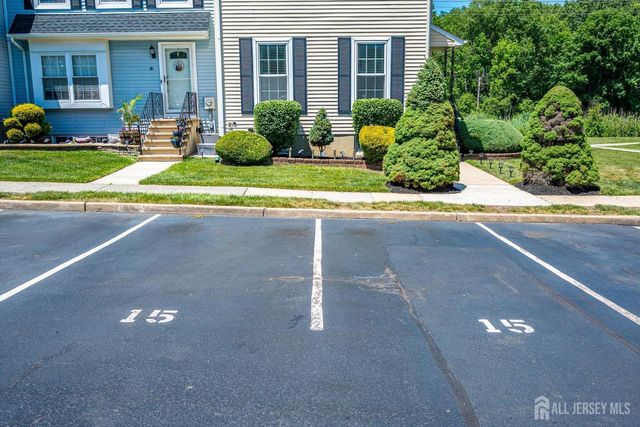 15 Gwizdak Court, Sayreville, NJ 08872