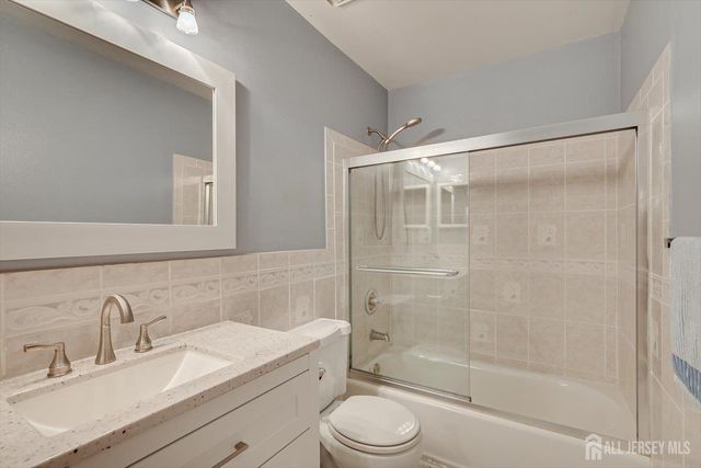 15 Gwizdak Court, Sayreville, NJ 08872