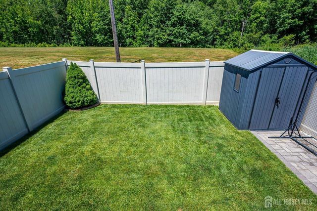 15 Gwizdak Court, Sayreville, NJ 08872