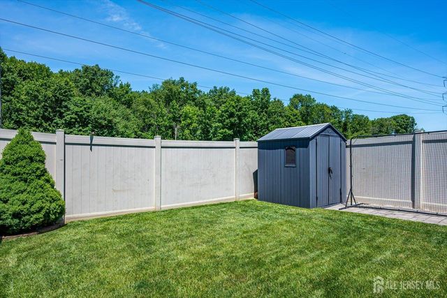 15 Gwizdak Court, Sayreville, NJ 08872