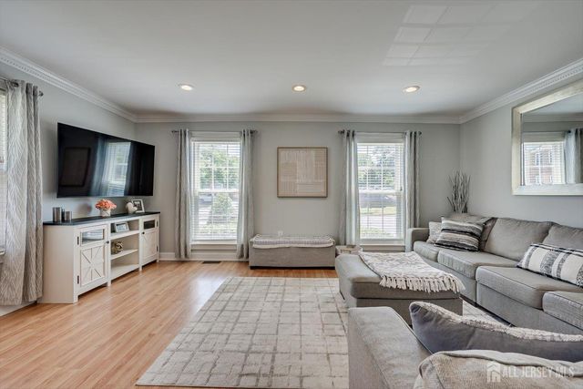15 Gwizdak Court, Sayreville, NJ 08872