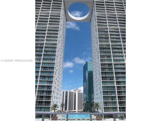 500 Brickell Ave 2303, Miami, FL 33131