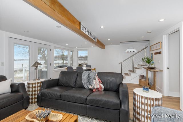 16631 Lakeview Street, Ferrysburg City, MI 49456