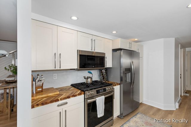 16631 Lakeview Street, Ferrysburg City, MI 49456