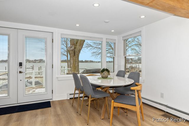 16631 Lakeview Street, Ferrysburg City, MI 49456