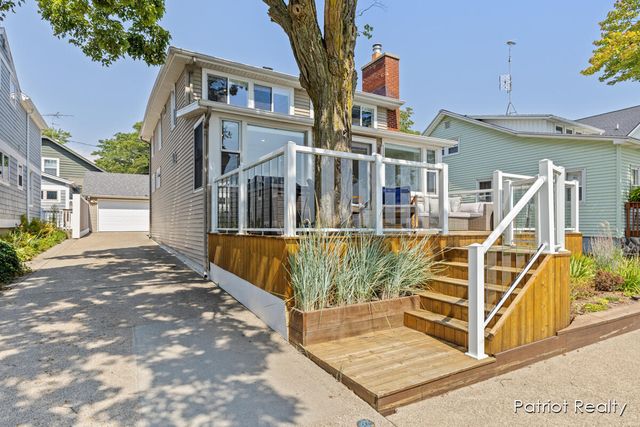 16631 Lakeview Street, Ferrysburg City, MI 49456