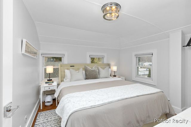 16631 Lakeview Street, Ferrysburg City, MI 49456