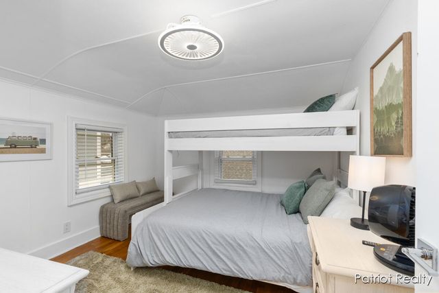 16631 Lakeview Street, Ferrysburg City, MI 49456