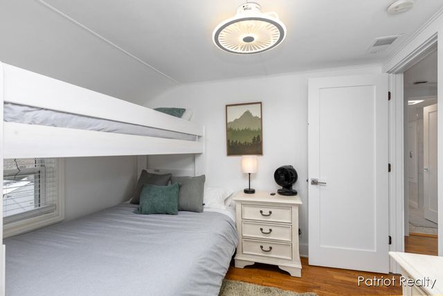 16631 Lakeview Street, Ferrysburg City, MI 49456