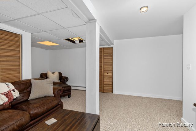 16631 Lakeview Street, Ferrysburg City, MI 49456