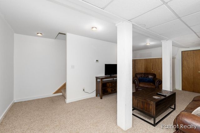 16631 Lakeview Street, Ferrysburg City, MI 49456