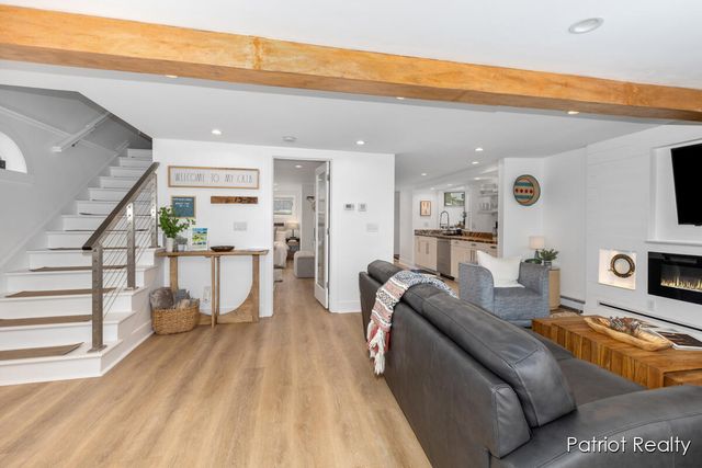 16631 Lakeview Street, Ferrysburg City, MI 49456