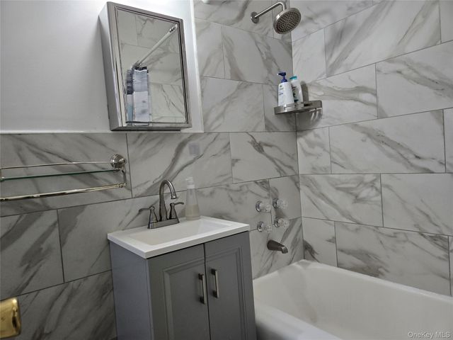 8709 34th Avenue 6K, Jackson Heights, NY 11372