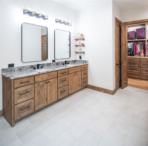 328 Wolf Front Road, Van Alstyne, TX 75495