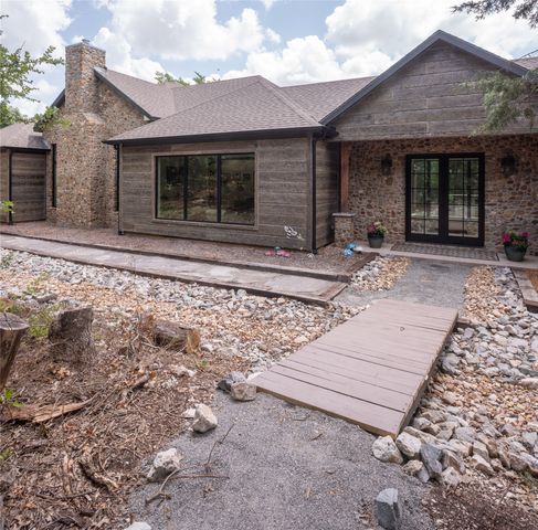 328 Wolf Front Road, Van Alstyne, TX 75495