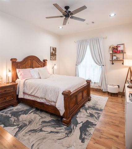 328 Wolf Front Road, Van Alstyne, TX 75495