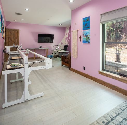 328 Wolf Front Road, Van Alstyne, TX 75495