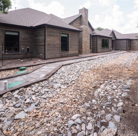 328 Wolf Front Road, Van Alstyne, TX 75495