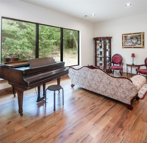 328 Wolf Front Road, Van Alstyne, TX 75495