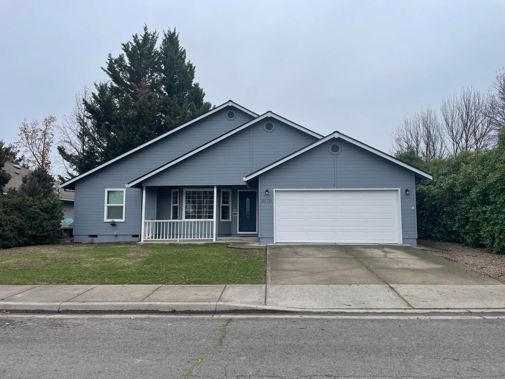 3070 Heartwood Court, Medford, OR 97504