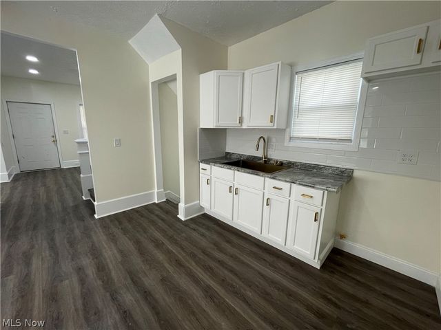 14101 Strathmore Avenue, East Cleveland, OH 44112