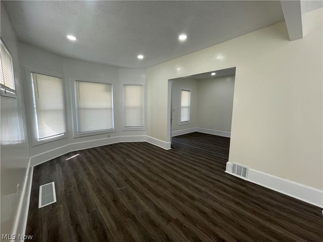 14101 Strathmore Avenue, East Cleveland, OH 44112