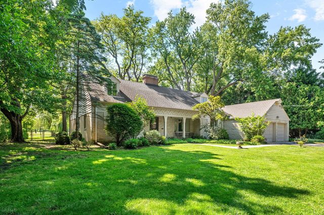1360 Sunview Lane, Winnetka, IL 60093