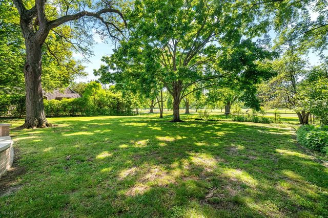 1360 Sunview Lane, Winnetka, IL 60093