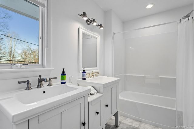 12 Skytop Drive, Katonah, NY 10536