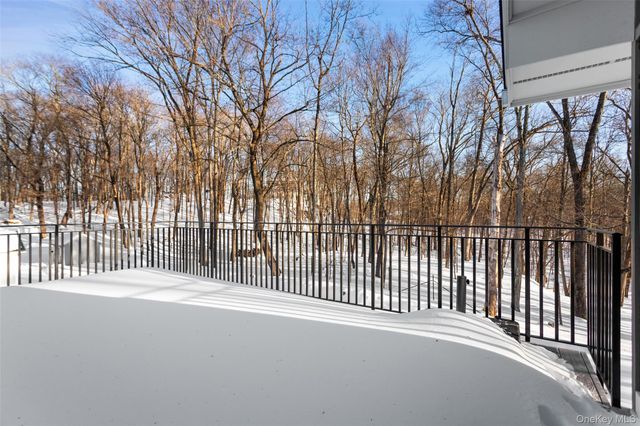 12 Skytop Drive, Katonah, NY 10536