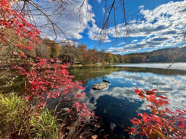 12 Skytop Drive, Katonah, NY 10536