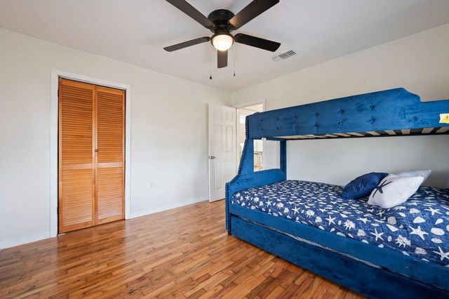 1619 Fm 517 Road E, Dickinson, TX 77539