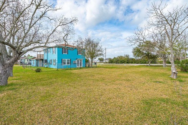 1619 Fm 517 Road E, Dickinson, TX 77539