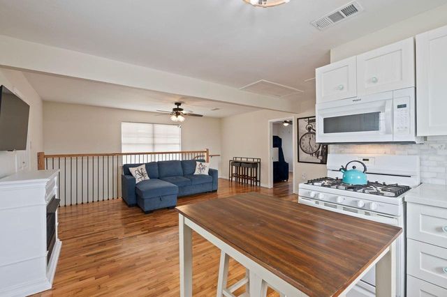 1619 Fm 517 Road E, Dickinson, TX 77539