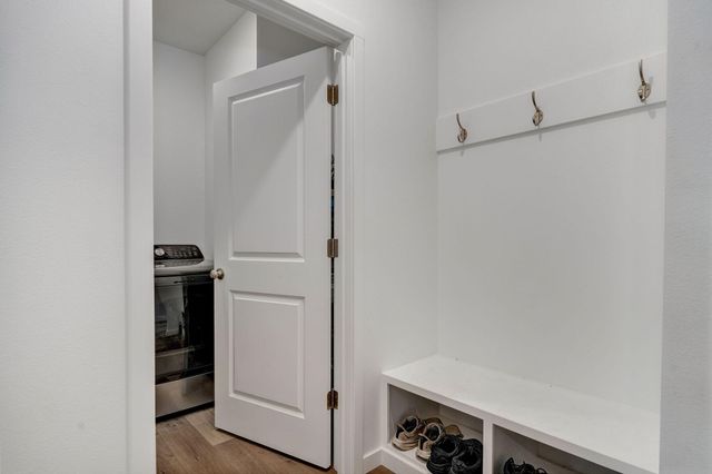 3974 E Wilson's Valley Boulevard, Brookline, MO 65619