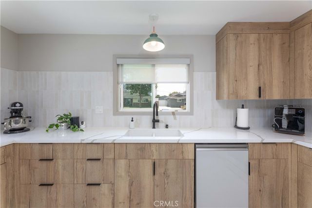1937 Pattiz, Long Beach, CA 90815