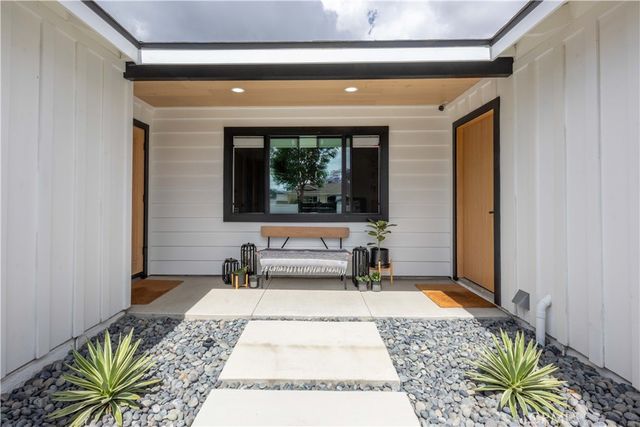 1937 Pattiz, Long Beach, CA 90815