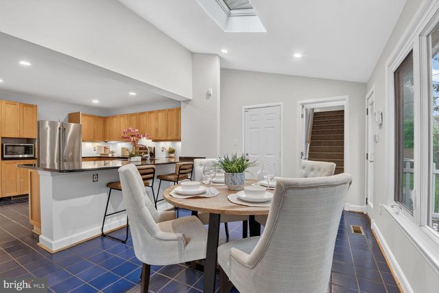 9305 LINDEN AVE, Bethesda, MD 20814