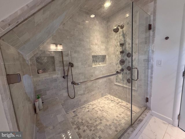 9305 LINDEN AVE, Bethesda, MD 20814