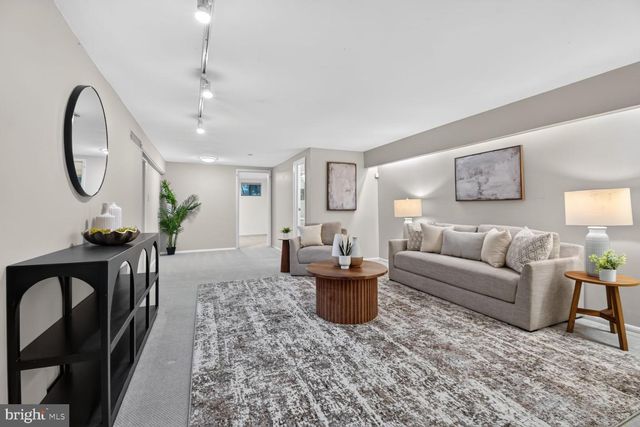 9305 LINDEN AVE, Bethesda, MD 20814