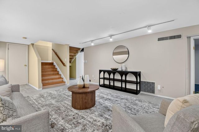 9305 LINDEN AVE, Bethesda, MD 20814