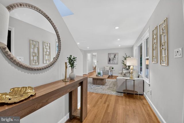 9305 LINDEN AVE, Bethesda, MD 20814