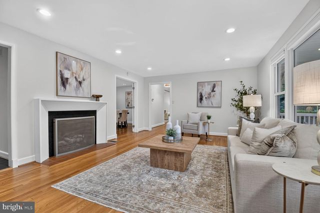9305 LINDEN AVE, Bethesda, MD 20814