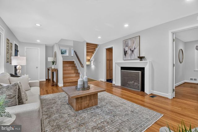 9305 LINDEN AVE, Bethesda, MD 20814