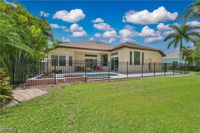 5514 Merlyn LN, Cape Coral, FL 33914