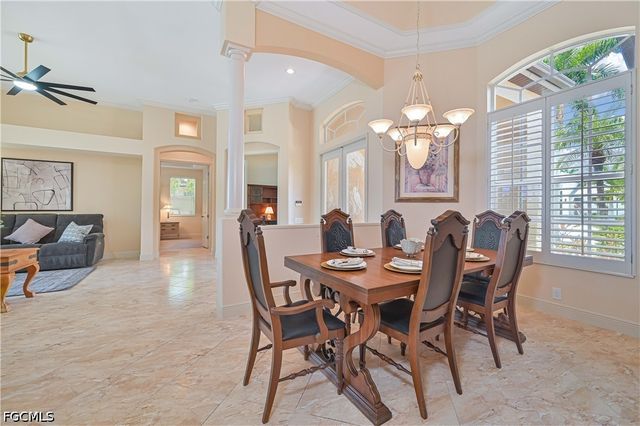 5514 Merlyn LN, Cape Coral, FL 33914
