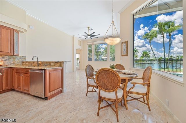 5514 Merlyn LN, Cape Coral, FL 33914