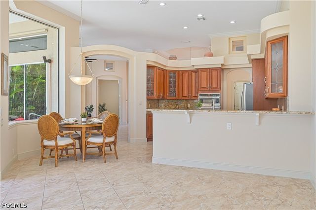 5514 Merlyn LN, Cape Coral, FL 33914