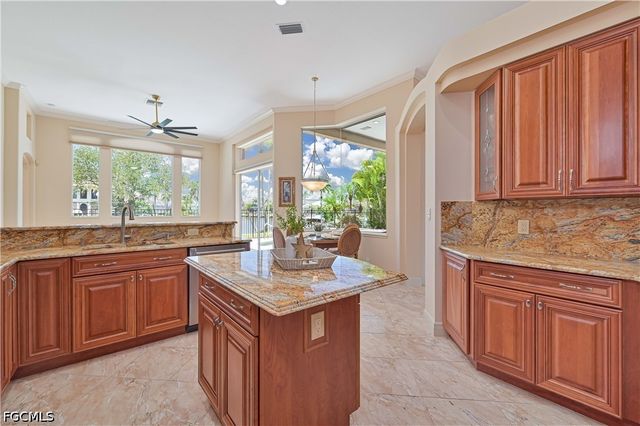 5514 Merlyn LN, Cape Coral, FL 33914